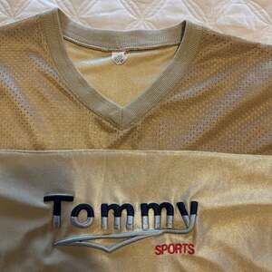 Vintage 90s Y2K Tommy Hillfigure 2XL Mesh V-Neck T-Shirt Khaki